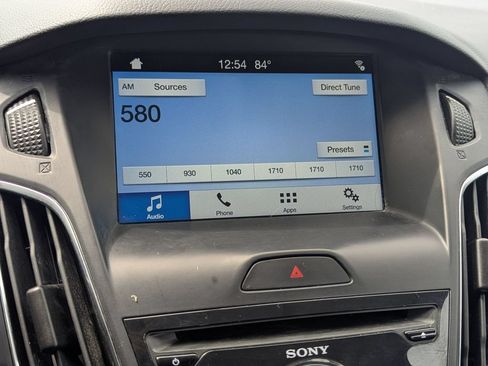 Used 2018 Ford Focus SEL FWD image 16