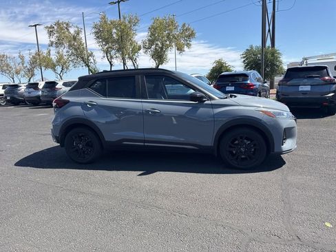 Used 2023 Nissan Kicks SR w/ SR Premium Package FWD image 7