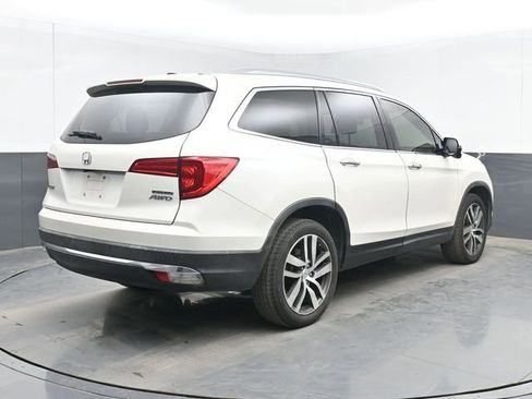 Used 2018 Honda Pilot Touring image 10