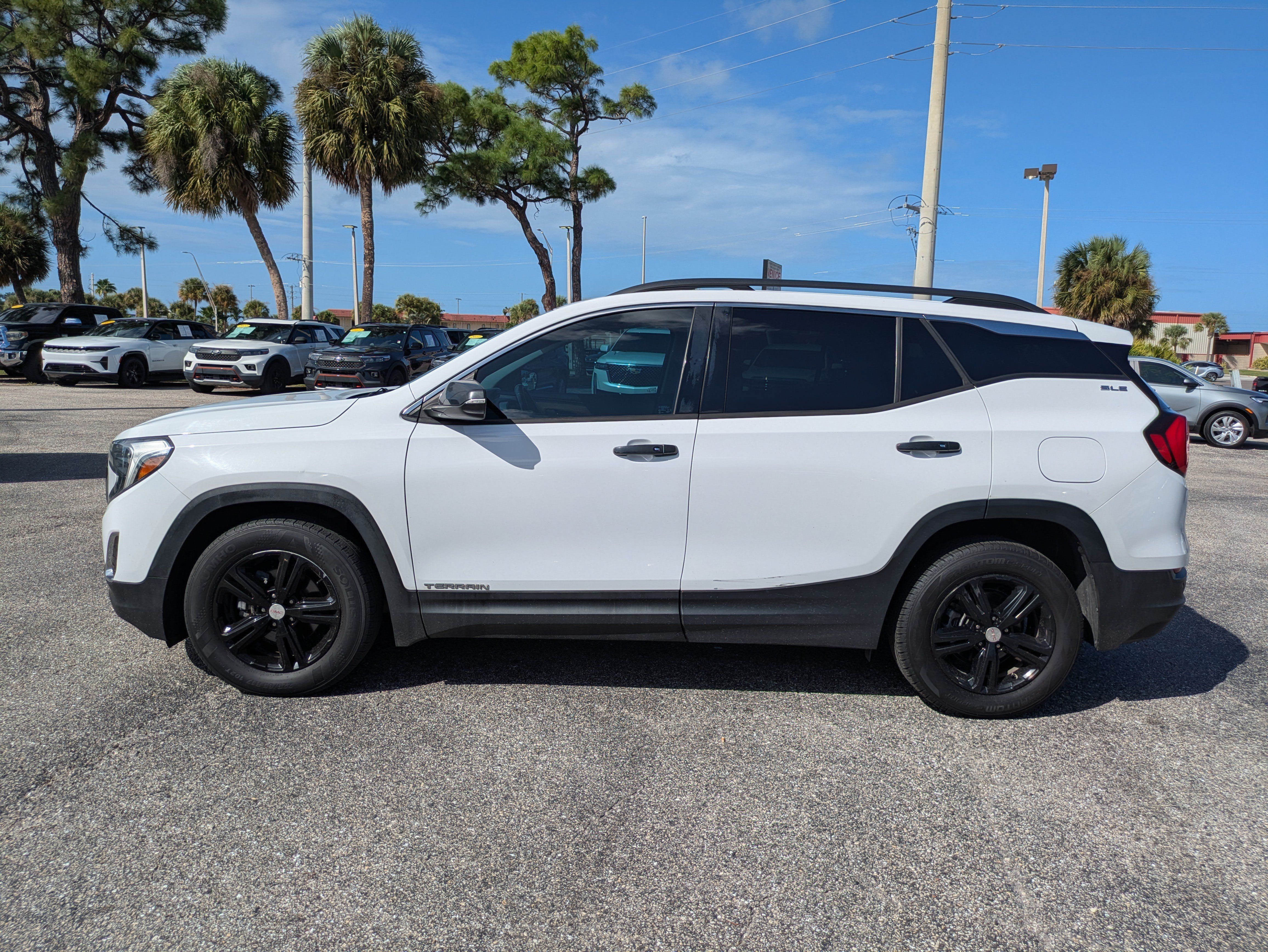 Used 2018 GMC Terrain SLE w/ Driver Convenience Package FWD image 7