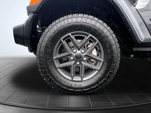 Used 2024 Jeep Wrangler Unlimited Sport AWD/4WD image 8