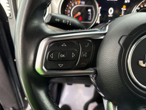 Used 2018 Jeep Wrangler Unlimited Sahara image 33