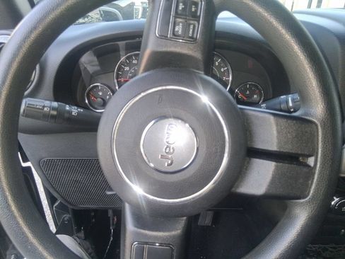 Used 2013 Jeep Wrangler Sport AWD/4WD image 10