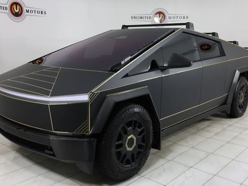 Used 2024 Tesla Cybertruck AWD Crew Cab image 5