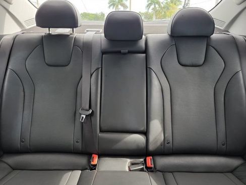 Certified 2023 Hyundai Elantra Limited FWD image 29