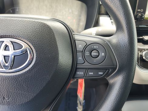 Used 2025 Toyota Corolla LE FWD image 20