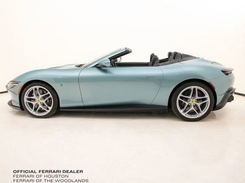 Used 2025 Ferrari Roma Spider RWD image 8