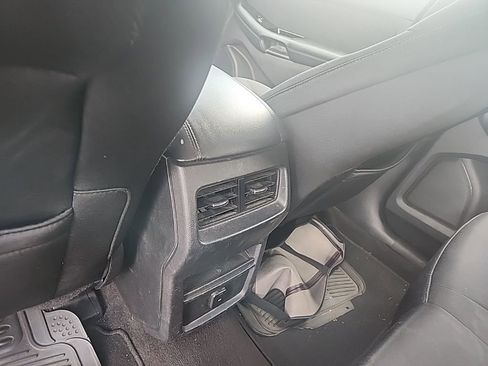 Used 2019 Ford Edge SEL FWD image 26