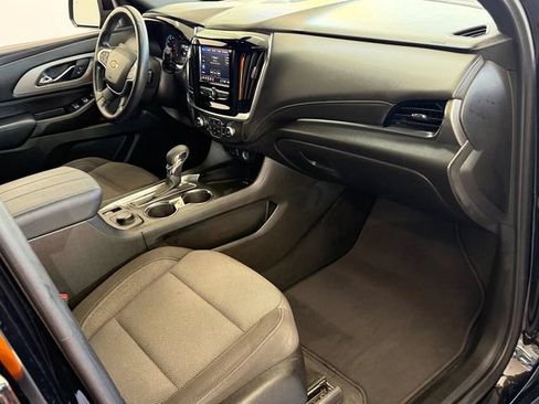 Used 2023 Chevrolet Traverse LT w/ LPO, Cargo Package FWD image 14