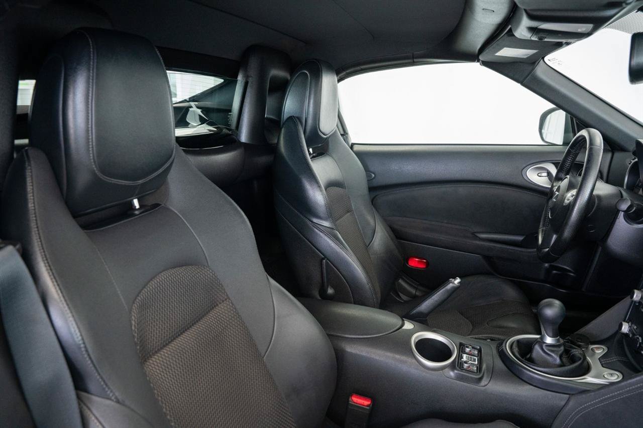 Used 2016 Nissan 370Z Touring Sport RWD image 12
