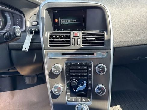 Used 2016 Volvo XC60 T6 Platinum w/ Climate Package AWD/4WD image 14