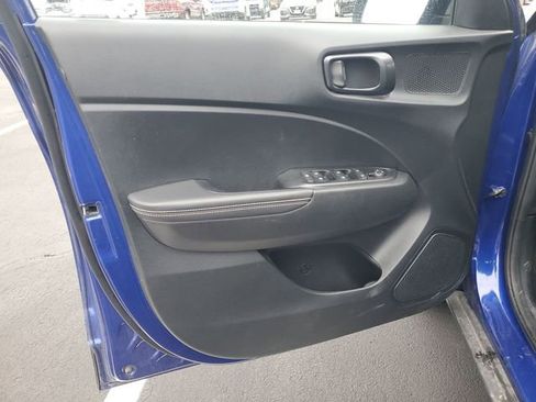 Used 2022 Hyundai Venue Limited image 37