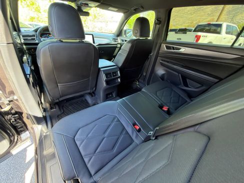 Used 2024 Volkswagen Atlas Cross Sport SE image 22