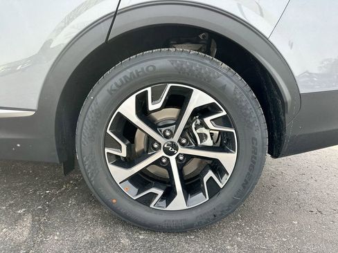 Used 2025 Kia Sportage EX image 28
