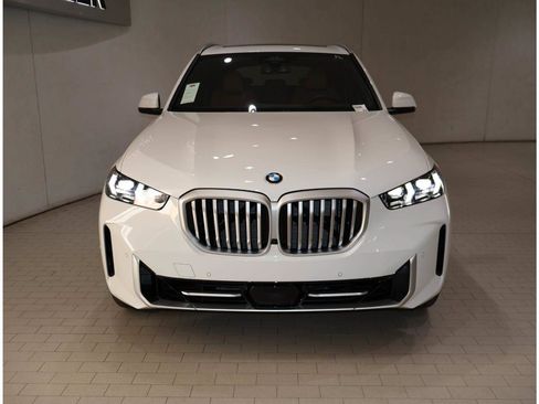 Used 2026 BMW X5 xDrive40i w/ Premium Package AWD/4WD image 9