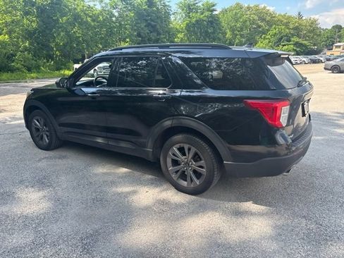 Used 2021 Ford Explorer XLT w/ Equipment Group 202A AWD/4WD image 6