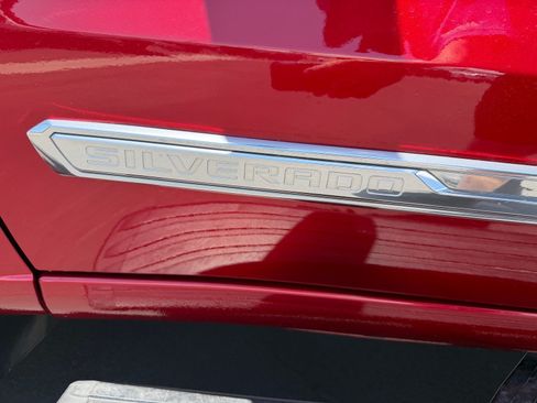 Used 2023 Chevrolet Silverado 1500 High Country w/ High Country Premium Package AWD/4WD image 30