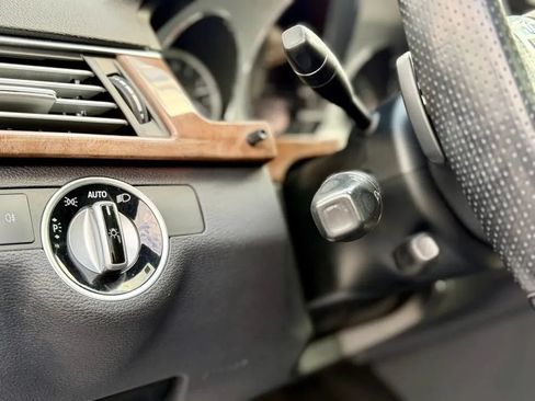 Used 2013 Mercedes-Benz E 350 4MATIC Sedan image 29