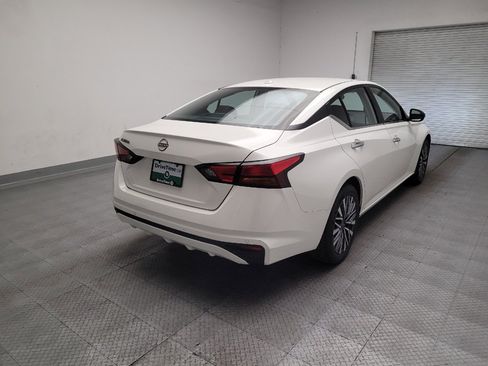 Used 2025 Nissan Altima 2.5 SV FWD image 9