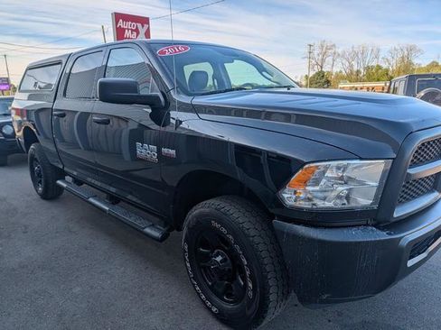 Used 2016 RAM 2500 Tradesman AWD/4WD image 4