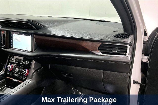 Used 2024 GMC Yukon XL Denali Ultimate AWD/4WD image 36