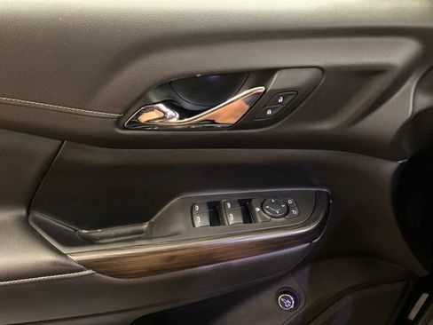 Used 2019 GMC Acadia SLT w/ Black Edition AWD/4WD image 17