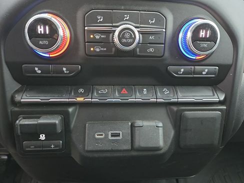 Used 2020 GMC Sierra 1500 SLE w/ SLE Value Package image 25