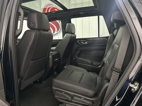 Used 2021 Chevrolet Tahoe Z71 w/ Luxury Package AWD/4WD image 22