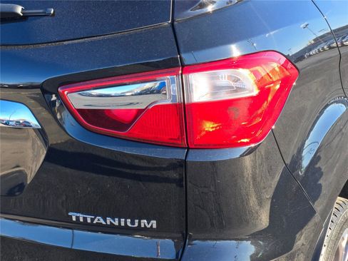 Used 2020 Ford EcoSport Titanium image 13