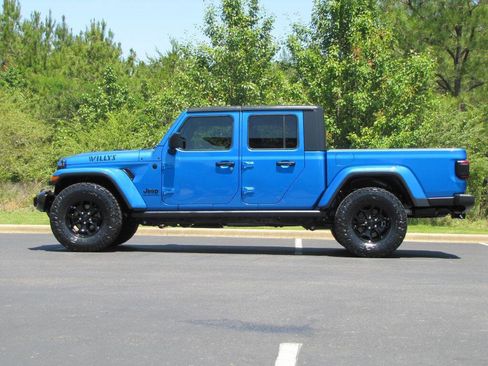 Used 2021 Jeep Gladiator Sport AWD/4WD image 5
