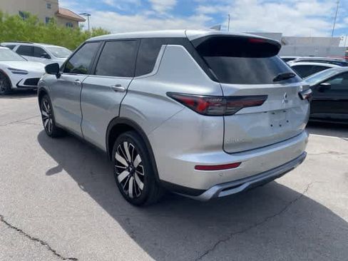 Used 2025 Mitsubishi Outlander SE FWD image 11