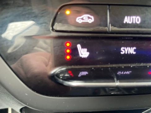 Used 2023 Buick Envision Essence w/ Sport Touring Package image 25