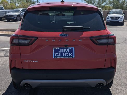 Used 2024 Ford Escape Active w/ Tech Pack #1 FWD image 3
