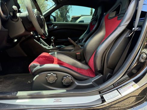 Used 2016 Nissan 370Z NISMO RWD image 9