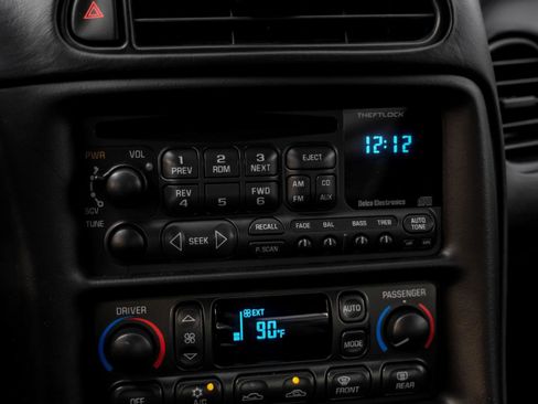 Used 2004 Chevrolet Corvette Z06 w/ Memory Package RWD image 19