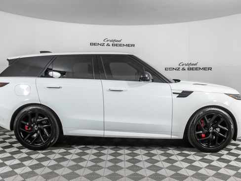Used 2023 Land Rover Range Rover Sport SE Dynamic AWD/4WD image 4