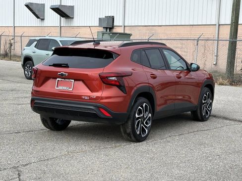 Used 2024 Chevrolet Trax RS w/ Sunroof Package image 5