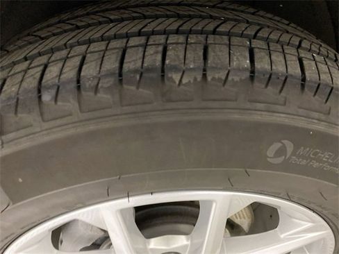 Used 2023 Chevrolet Equinox LT image 23