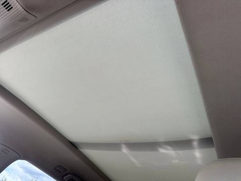 Used 2024 Volkswagen Atlas SE w/ Panoramic Sunroof Package FWD image 45