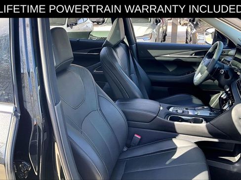 Certified 2025 INFINITI QX60 Luxe image 10