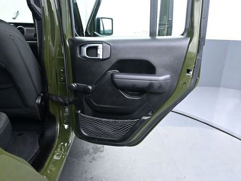 Used 2022 Jeep Gladiator Sport AWD/4WD image 16