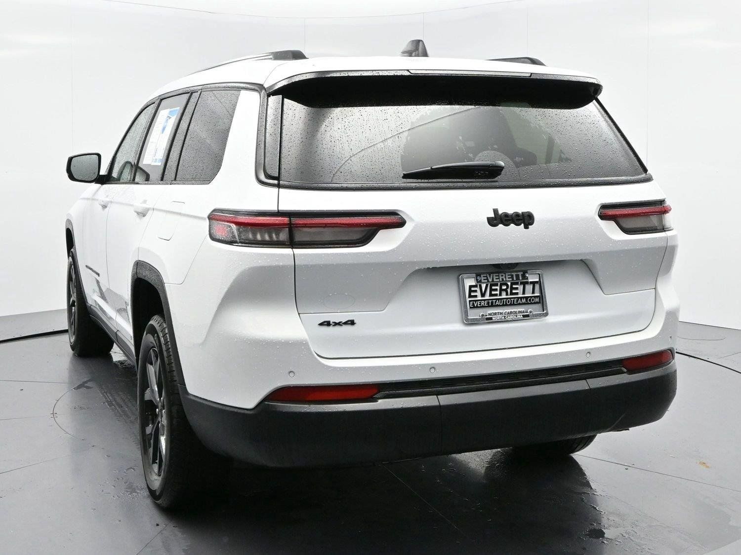 Used 2024 Jeep Grand Cherokee L Altitude AWD/4WD image 6