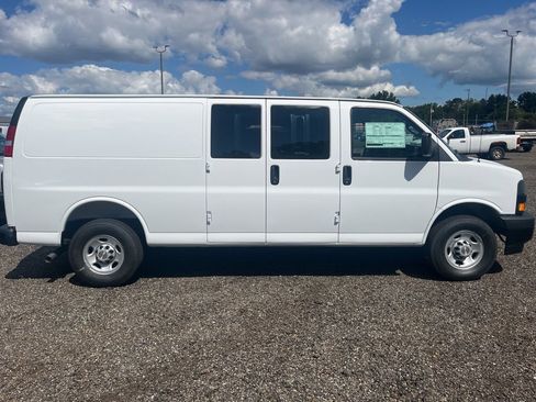 New 2025 Chevrolet Express 3500 Extended w/ Driver Convenience Package RWD image 8