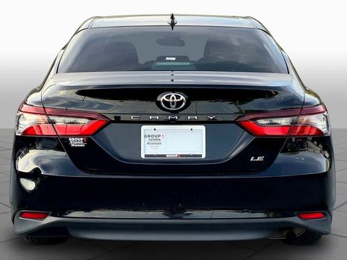 Used 2022 Toyota Camry LE image 5