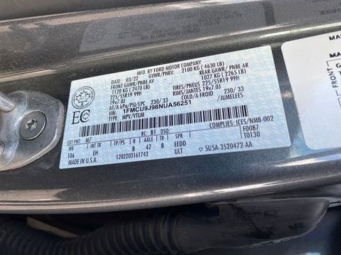 Used 2022 Ford Escape Titanium image 25