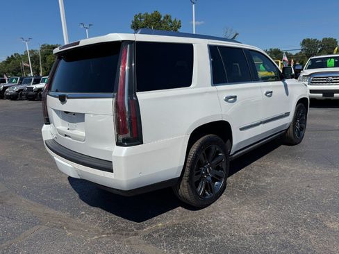 Used 2018 Cadillac Escalade Platinum AWD/4WD image 5