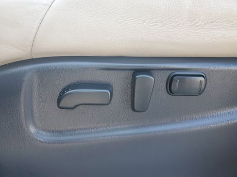 Used 2020 Nissan Armada Platinum w/ Captain's Chairs Package image 12