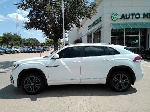 Used 2021 Volkswagen Atlas Cross Sport SE FWD image 10