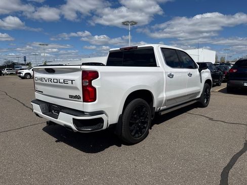 Used 2023 Chevrolet Silverado 1500 High Country w/ High Country Premium Package AWD/4WD image 3