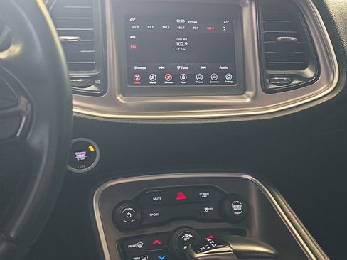 Used 2019 Dodge Challenger SXT image 16